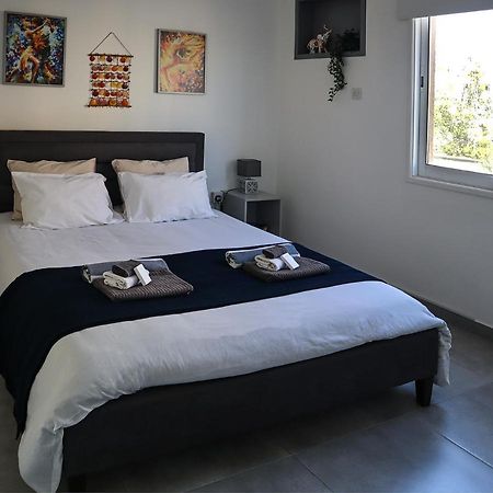 Alex'S Vacation Suite - 100M From The Beach - 6 Guests Paphos 外观 照片