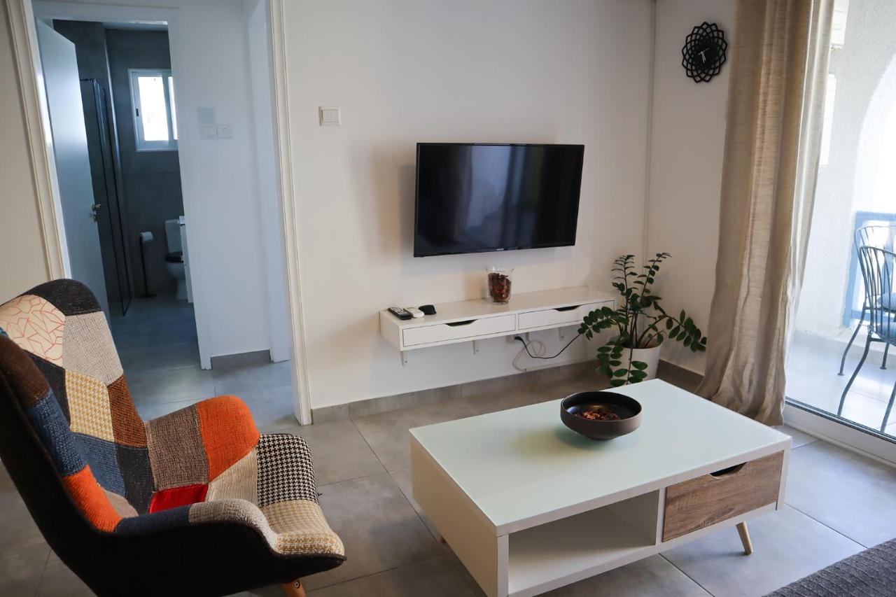 Alex'S Vacation Suite - 100M From The Beach - 6 Guests Paphos 外观 照片