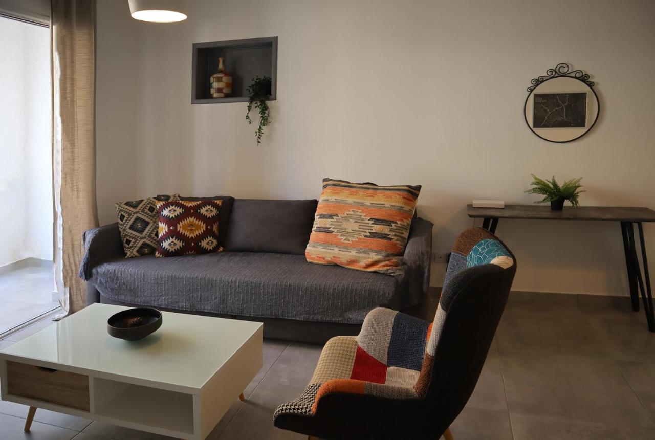 Alex'S Vacation Suite - 100M From The Beach - 6 Guests Paphos 外观 照片