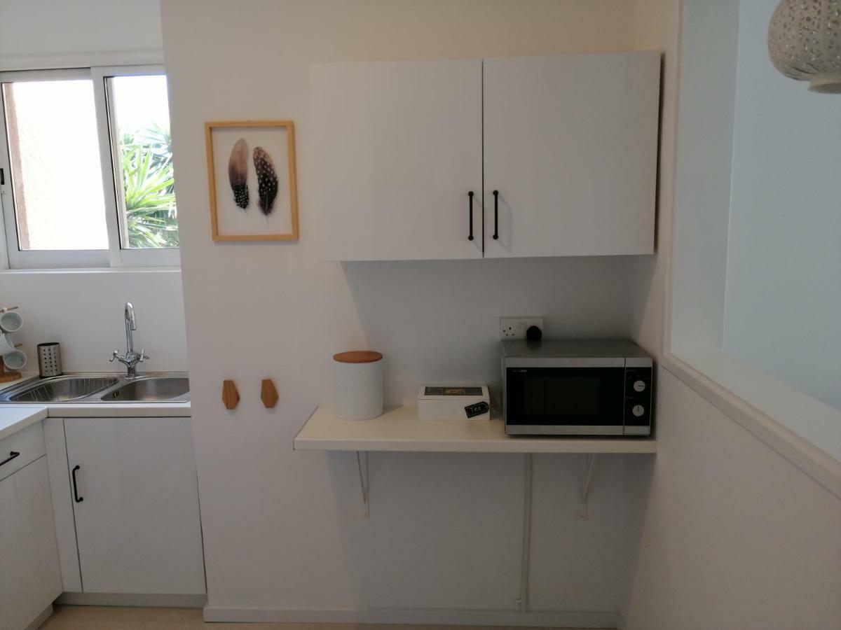 Alex'S Vacation Suite - 100M From The Beach - 6 Guests Paphos 外观 照片